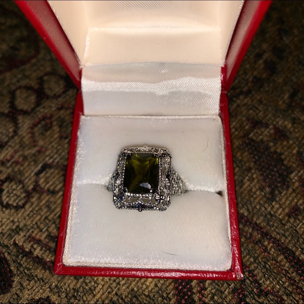 Gorgeous Art Deco filigree ring